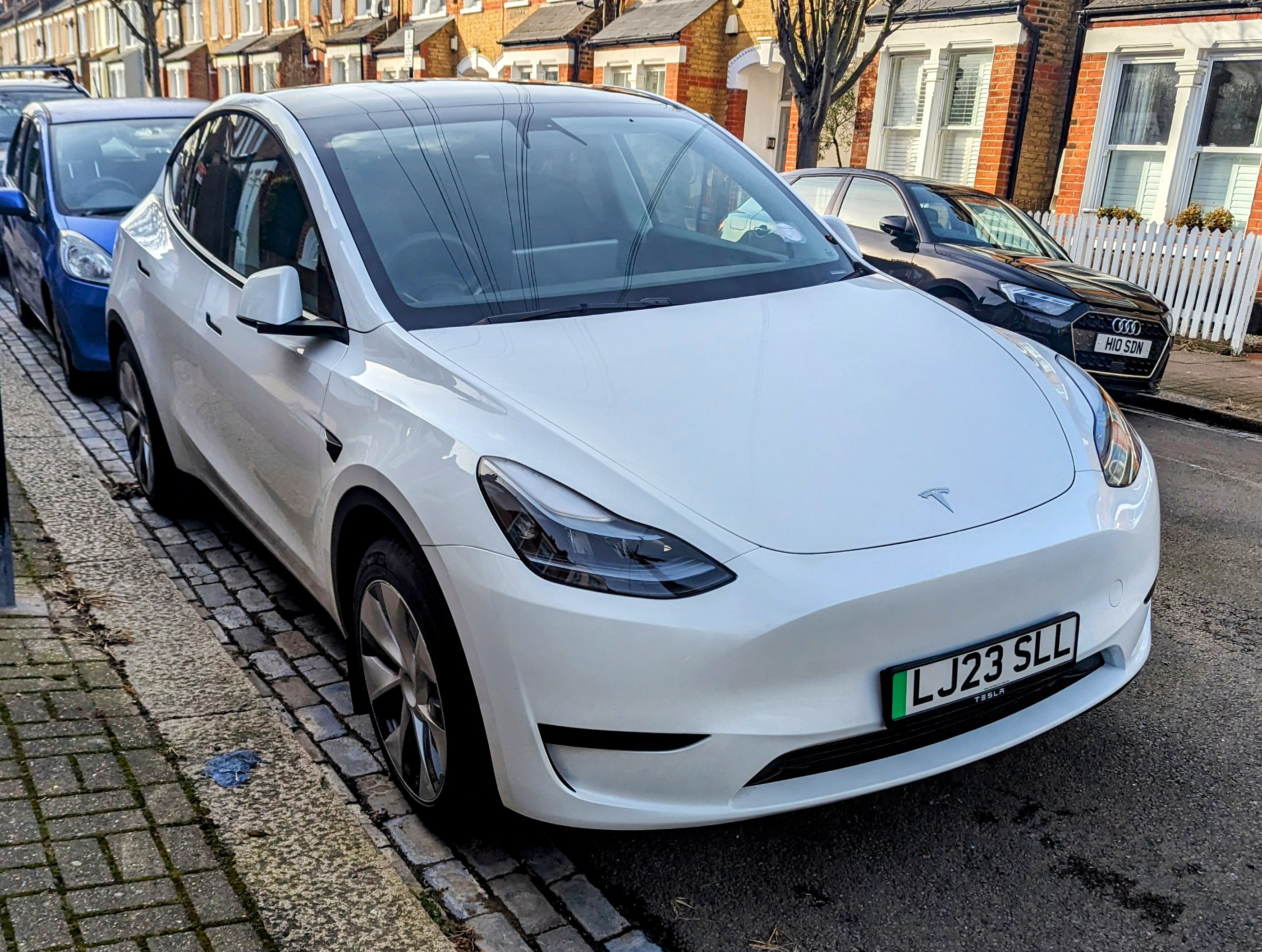 Tesla Model Y Long Range AWD Foto 2