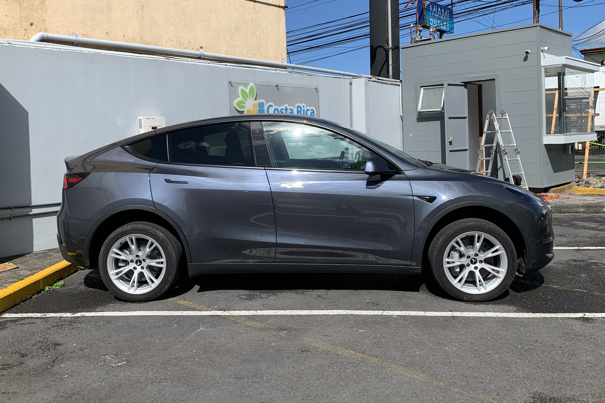 Tesla Model Y Long Range AWD Foto 5